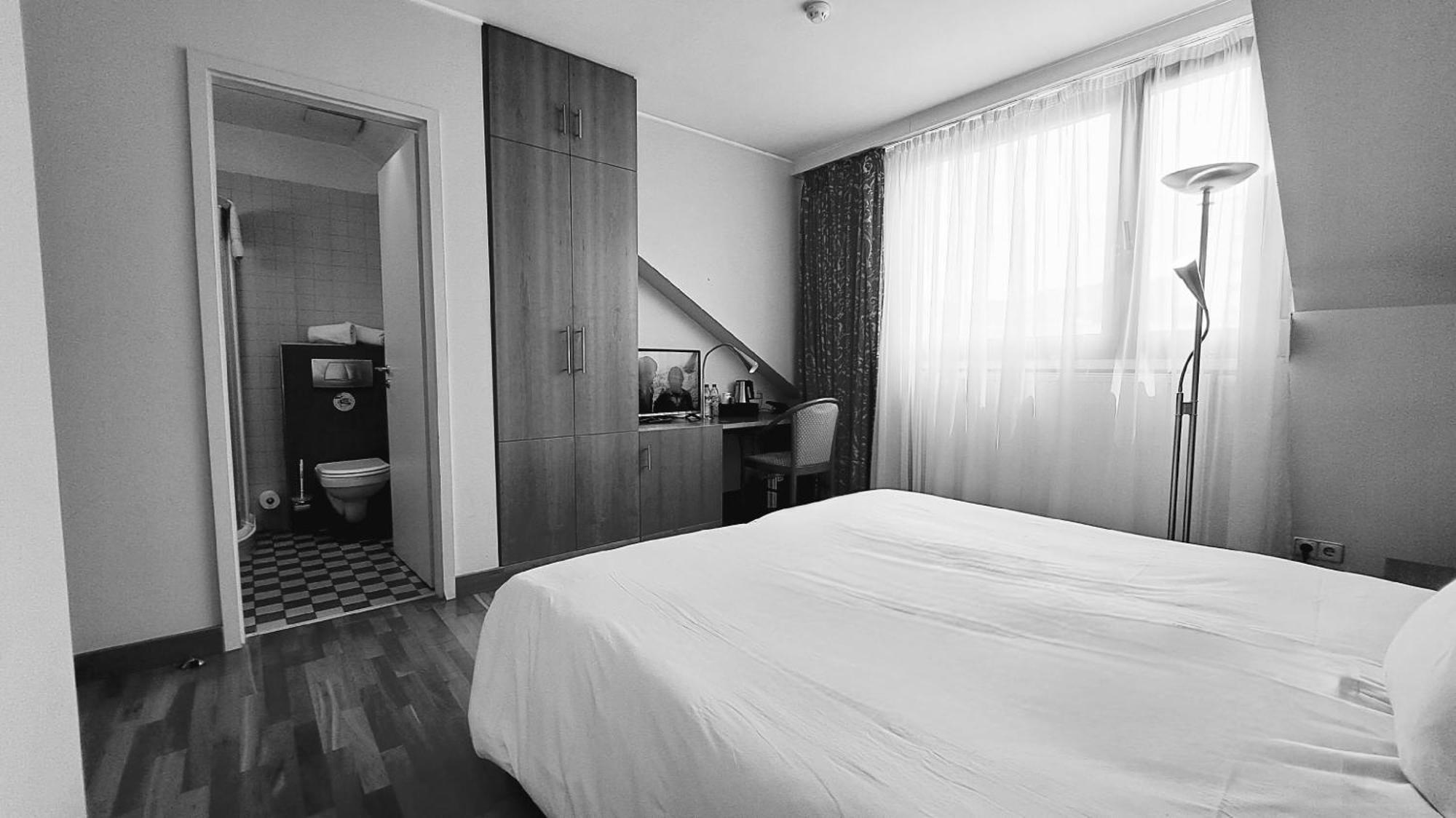 Hotel NO ONE ! Esch an der Alzette Exterior foto