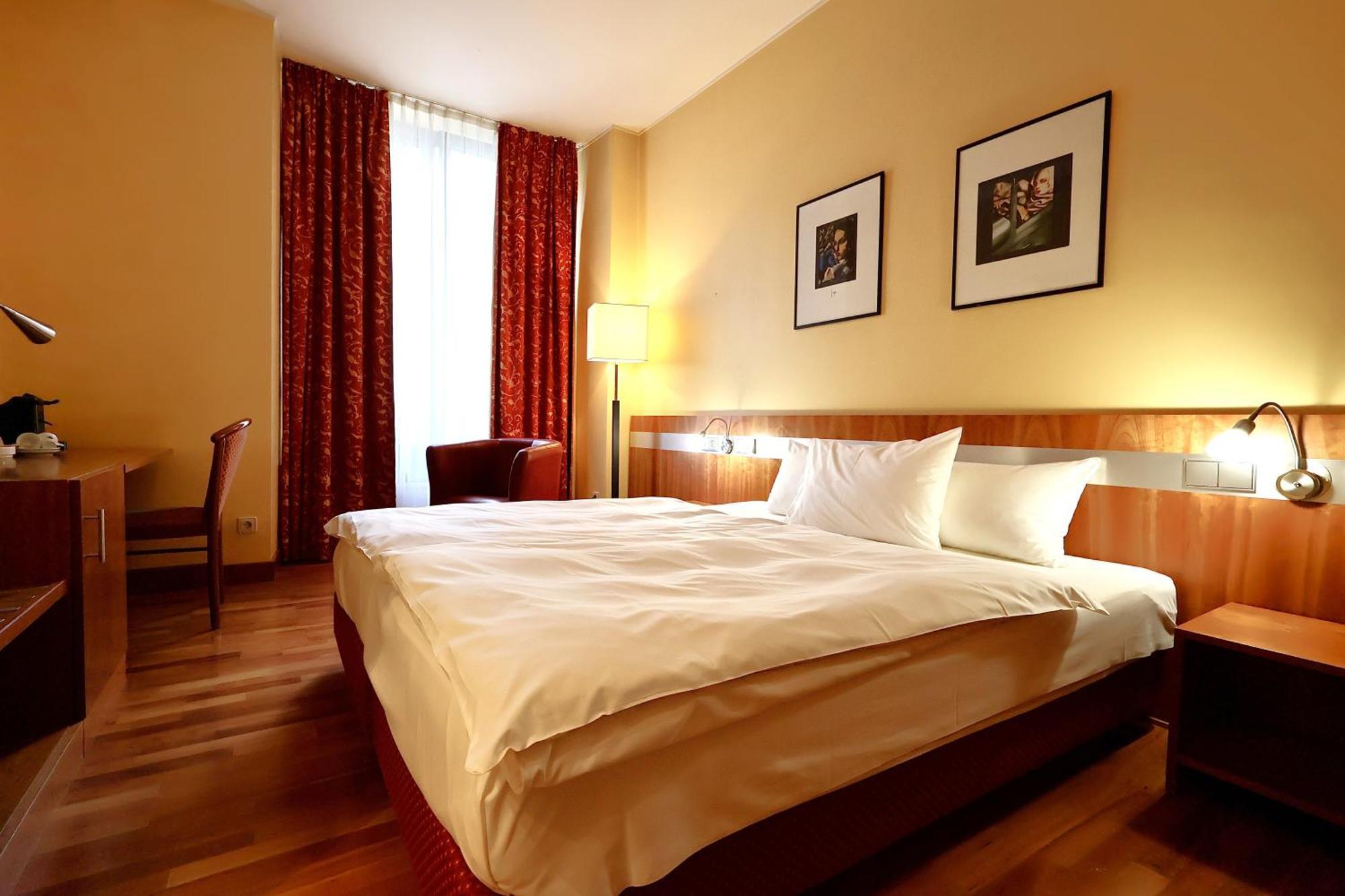 Hotel NO ONE ! Esch an der Alzette Exterior foto