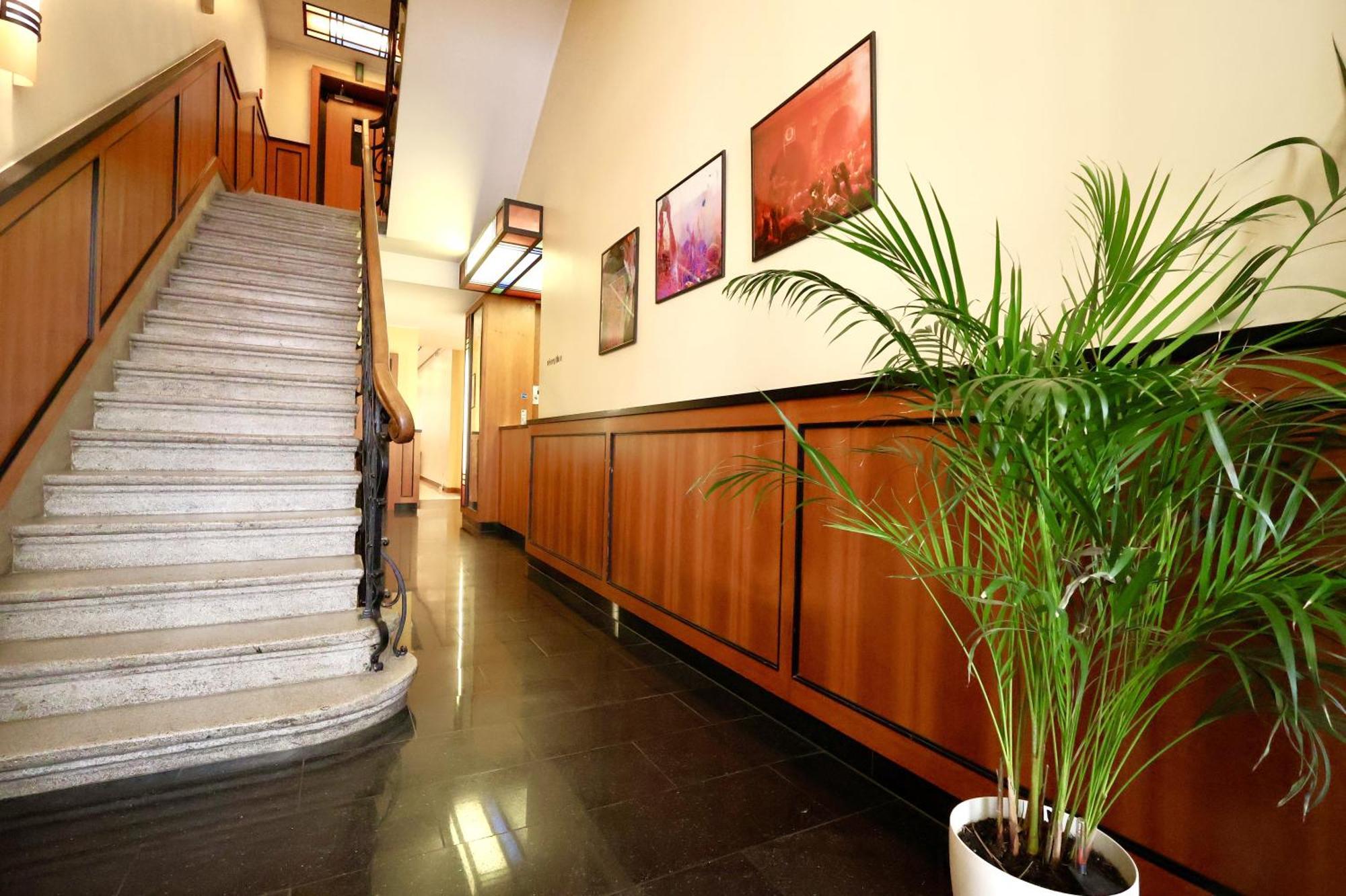 Hotel NO ONE ! Esch an der Alzette Exterior foto
